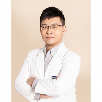 邱亮儒臨床心理師.jpeg
